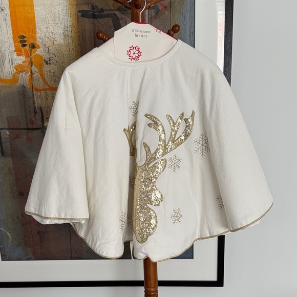 Nicole Miller Home Christmas Tree Skirt - Picture 1 of 3